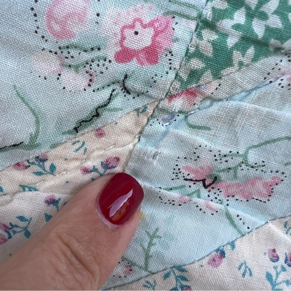 VTG Star Burst Quilt Calico Prairie Diamond Patchwork Hand Quilted 86x99 READ - Picture 10 of 16